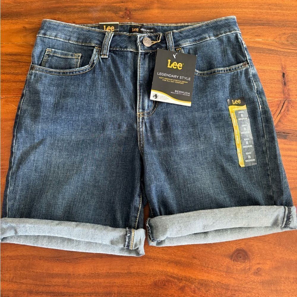 Lee legendary deep indigo Bermudas sz 8 NWT